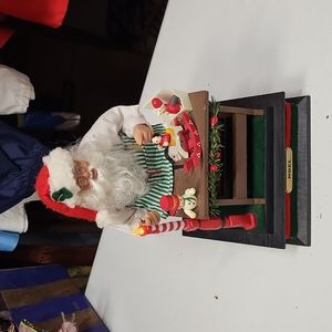 Vintage-SMILE NOEL 1994 Musical Lighted Christmas Santa Working At His Workbench